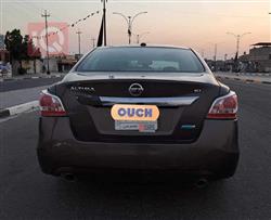 نيسان ألتيما